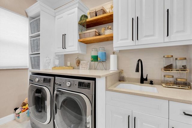 2718 BRIANHOLLY DRIVE, Valrico, FL 33596