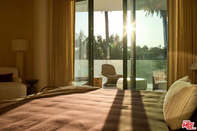 702 N Doheny Drive 301, West Hollywood, CA 90069