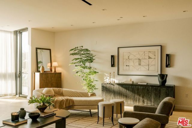702 N Doheny Drive 301, West Hollywood, CA 90069