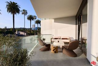 702 N Doheny Drive 301, West Hollywood, CA 90069