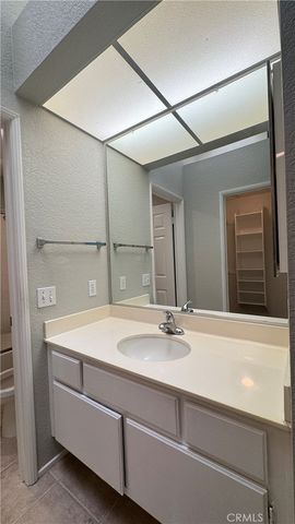 513 Water Oak Lane F, Oak Park, CA 91377