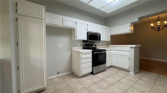 513 Water Oak Lane F, Oak Park, CA 91377