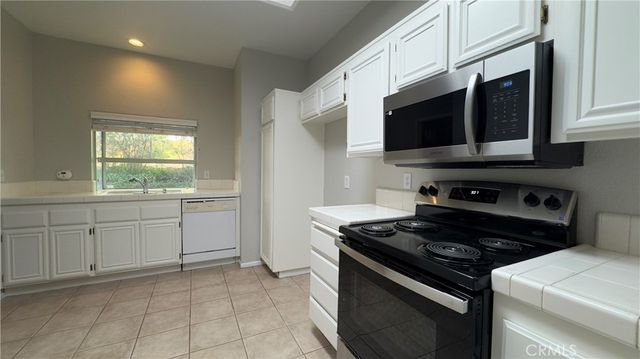 513 Water Oak Lane F, Oak Park, CA 91377