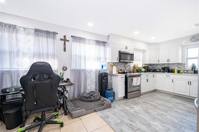 10 E CELESTE STREET, Apopka, FL 32703