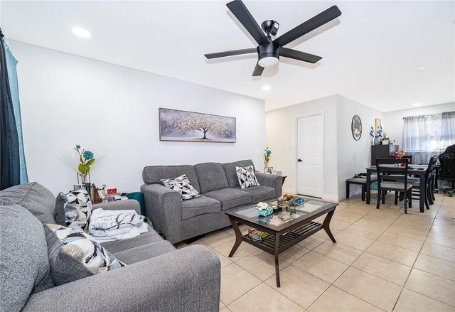 10 E CELESTE STREET, Apopka, FL 32703