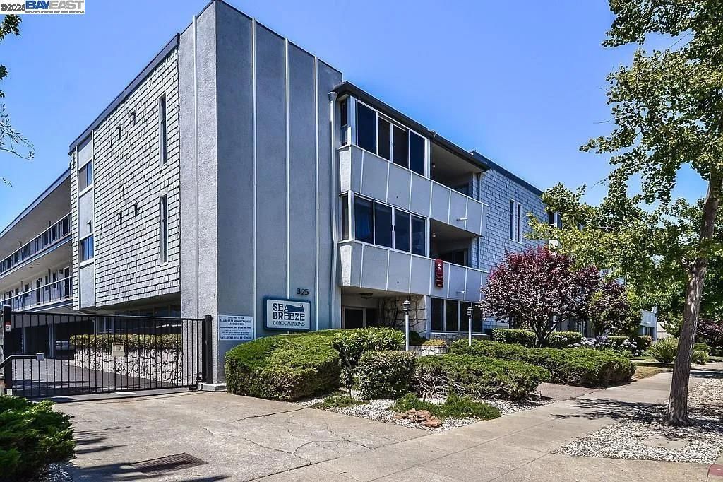 325 Kitty Hawk Rd 304, Alameda, CA 94501