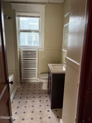 645 Myrtle Avenue, Albany, NY 12208