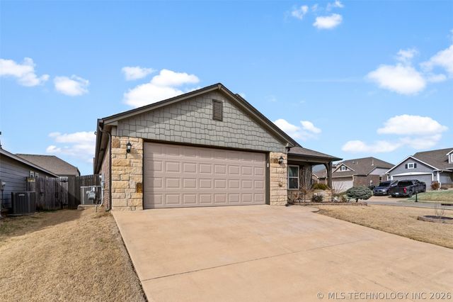 11314 N 147th East Place, Owasso, OK 74055