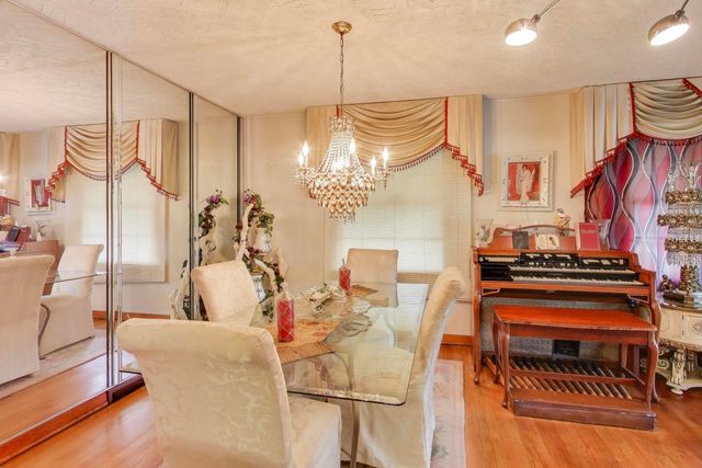 2032 S 22nd Avenue, Broadview, IL 60155