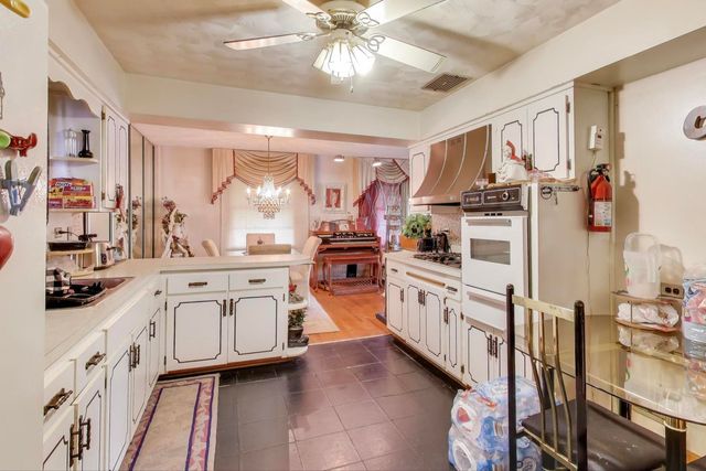 2032 S 22nd Avenue, Broadview, IL 60155