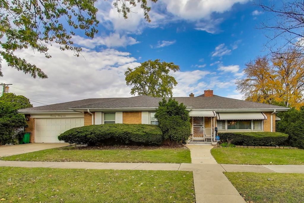 2032 S 22nd Avenue, Broadview, IL 60155