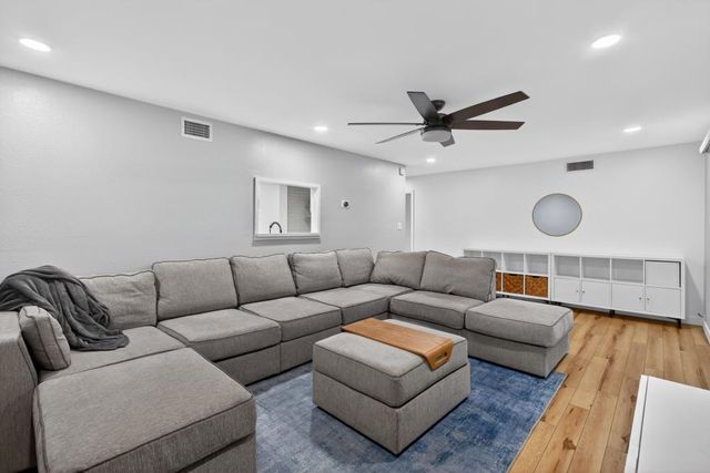 7048 Tandem Ct, Citrus Heights, CA 95621