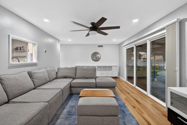 7048 Tandem Ct, Citrus Heights, CA 95621