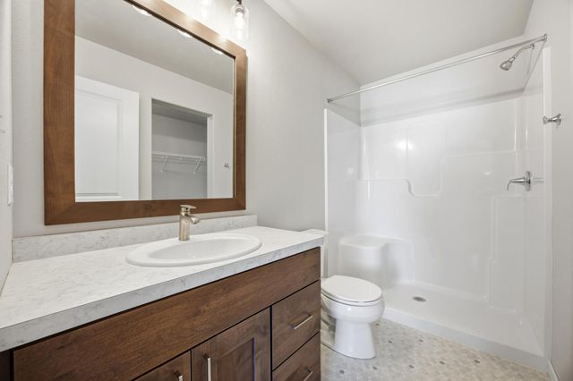 4960 37th Avenue S, Fargo, ND 58104