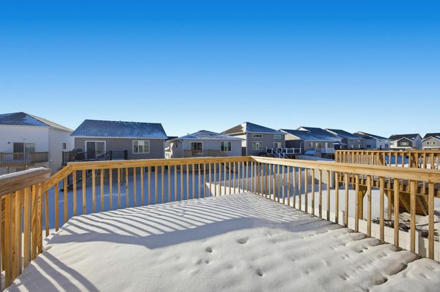 4960 37th Avenue S, Fargo, ND 58104