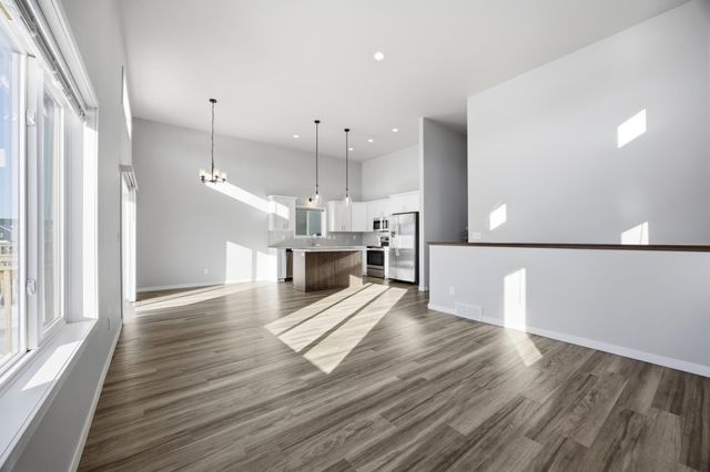 4960 37th Avenue S, Fargo, ND 58104