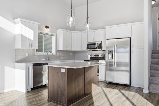 4960 37th Avenue S, Fargo, ND 58104