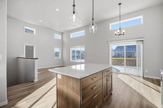 4960 37th Avenue S, Fargo, ND 58104