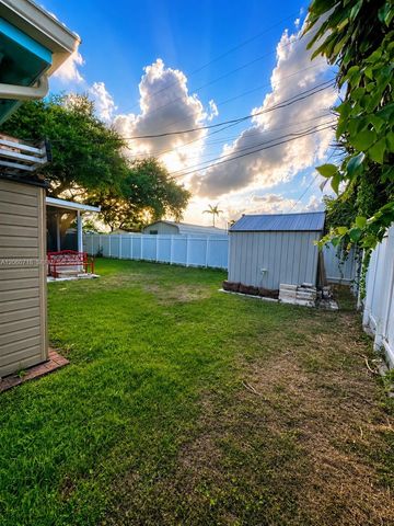 9395 Nassau Dr, Cutler Bay, FL 33189