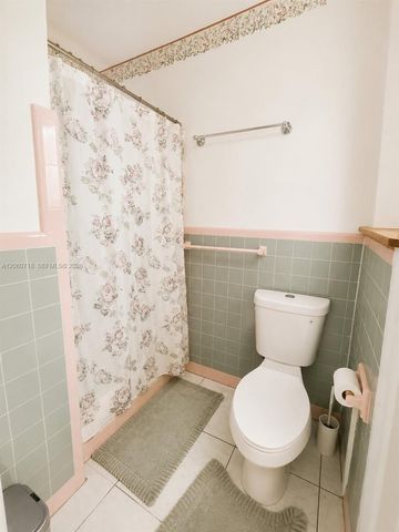 9395 Nassau Dr, Cutler Bay, FL 33189