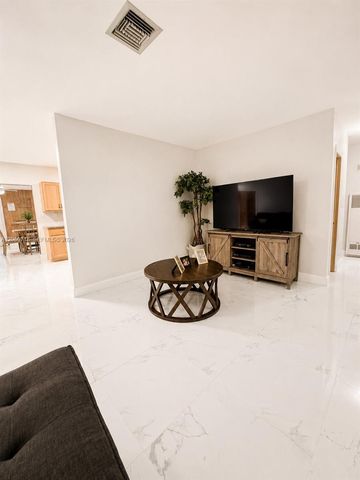 9395 Nassau Dr, Cutler Bay, FL 33189