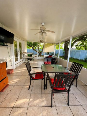 9395 Nassau Dr, Cutler Bay, FL 33189