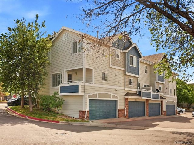 1362 S Cathay Ct 101, Aurora, CO 80017