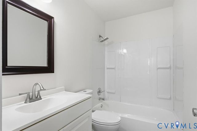 3304 Sussex Dr, Hopewell, VA 23860