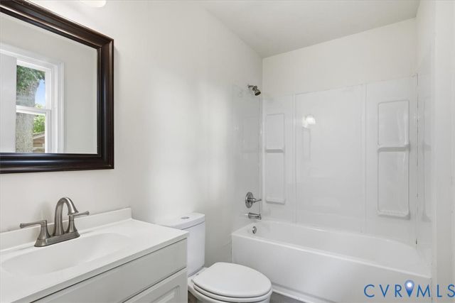 3304 Sussex Dr, Hopewell, VA 23860