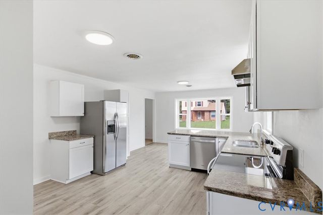 3304 Sussex Dr, Hopewell, VA 23860