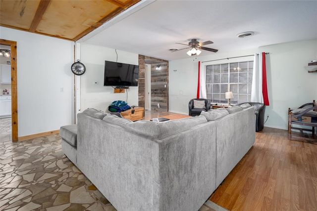 3126 Chisholm Trail, Enid, OK 73701