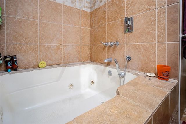 3126 Chisholm Trail, Enid, OK 73701