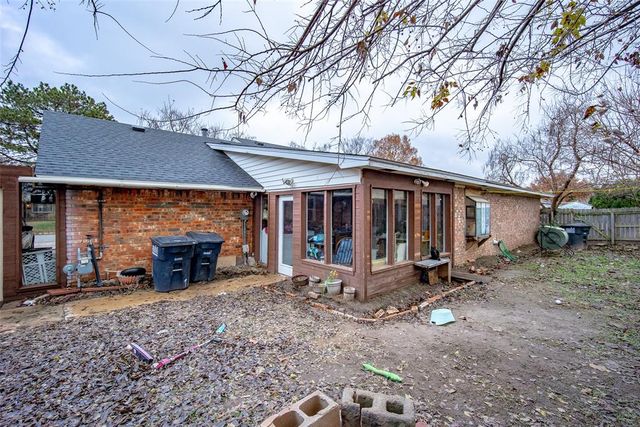3126 Chisholm Trail, Enid, OK 73701