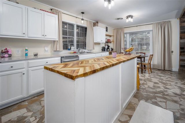 3126 Chisholm Trail, Enid, OK 73701