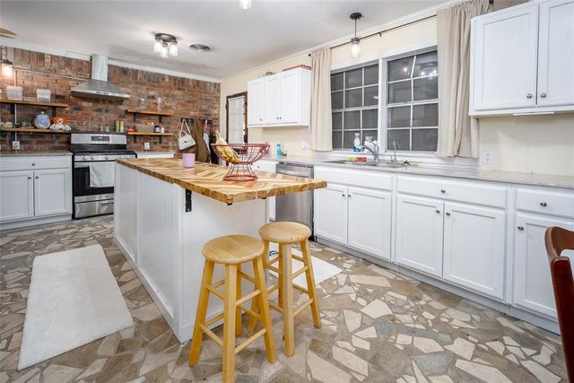 3126 Chisholm Trail, Enid, OK 73701