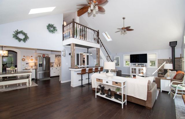 8384 E 350 N, Kendallville, IN 46755