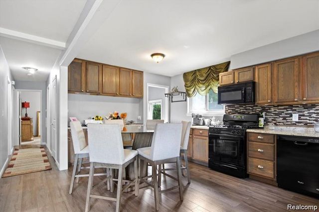 5009 Campbell Street, Dearborn Heights, MI 48125