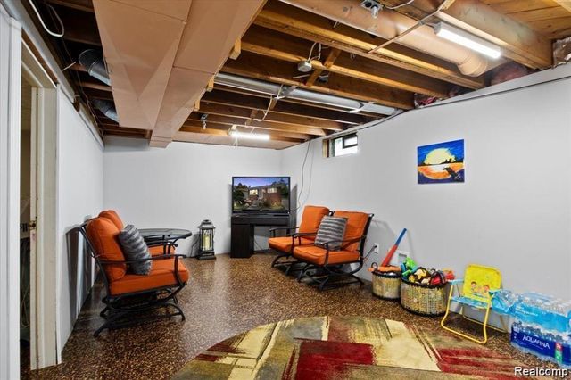 5009 Campbell Street, Dearborn Heights, MI 48125