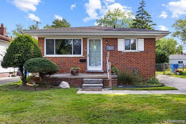 5009 Campbell Street, Dearborn Heights, MI 48125