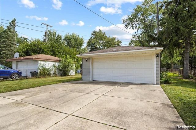 5009 Campbell Street, Dearborn Heights, MI 48125