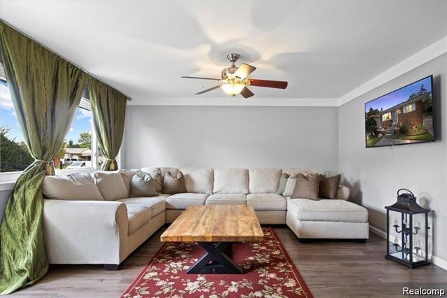 5009 Campbell Street, Dearborn Heights, MI 48125