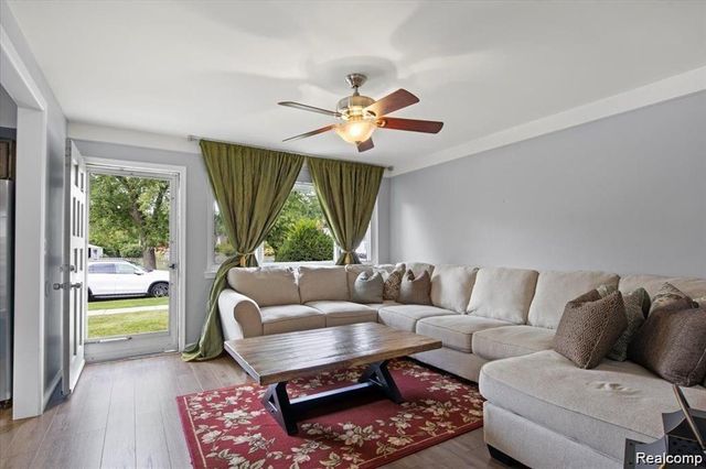 5009 Campbell Street, Dearborn Heights, MI 48125