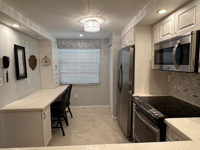 1101 Colony Point Circle 108, Pembroke Pines, FL 33026