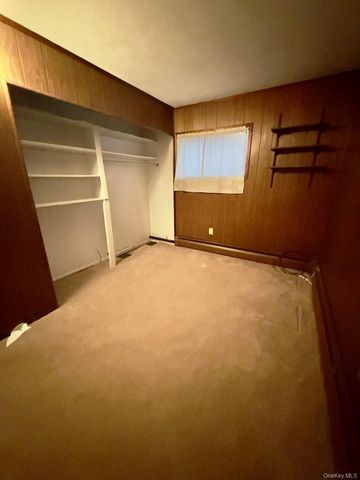 107 Ball Park Lane, Hicksville, NY 11801