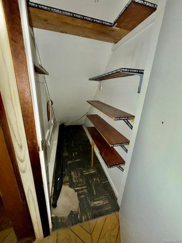 107 Ball Park Lane, Hicksville, NY 11801