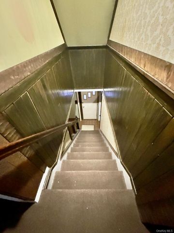 107 Ball Park Lane, Hicksville, NY 11801