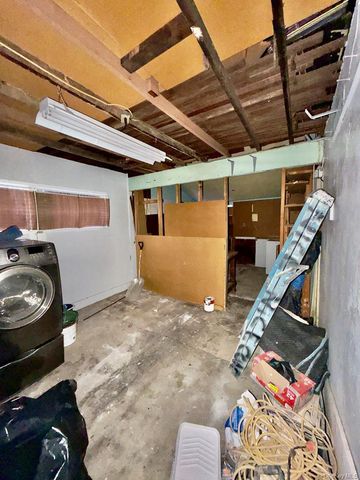 107 Ball Park Lane, Hicksville, NY 11801