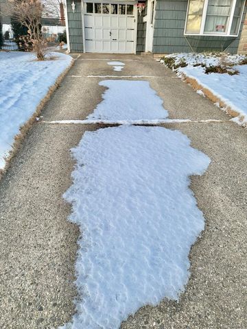 107 Ball Park Lane, Hicksville, NY 11801