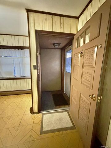 107 Ball Park Lane, Hicksville, NY 11801