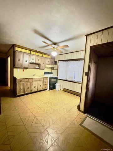 107 Ball Park Lane, Hicksville, NY 11801